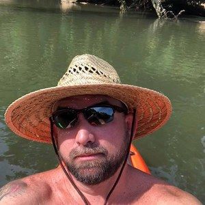 Meet your Posher, Clay